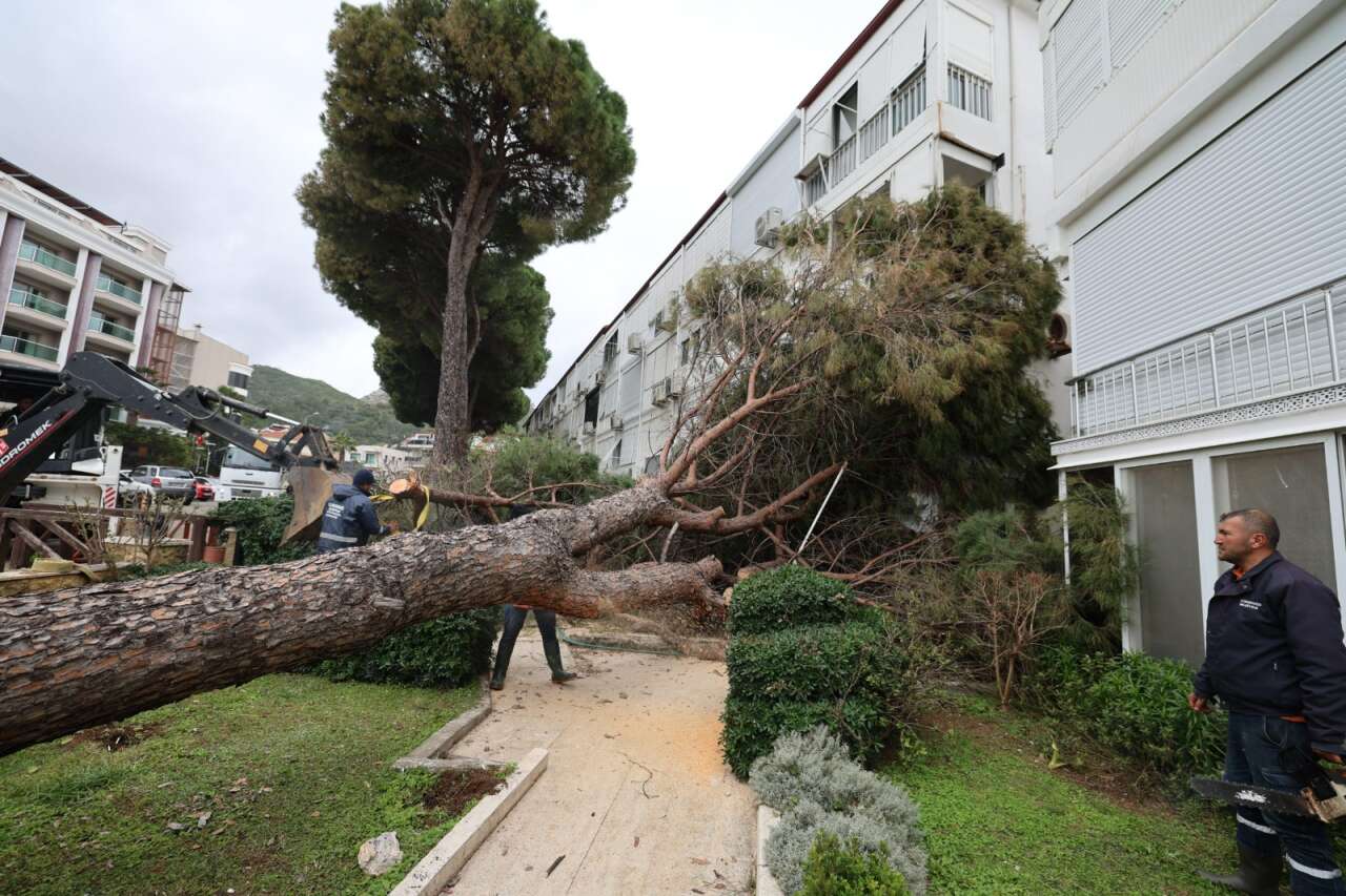 Turizm Cennetinde Alarm, Marmaris’te 15 Günlük Fırtına Bilançosu 1
